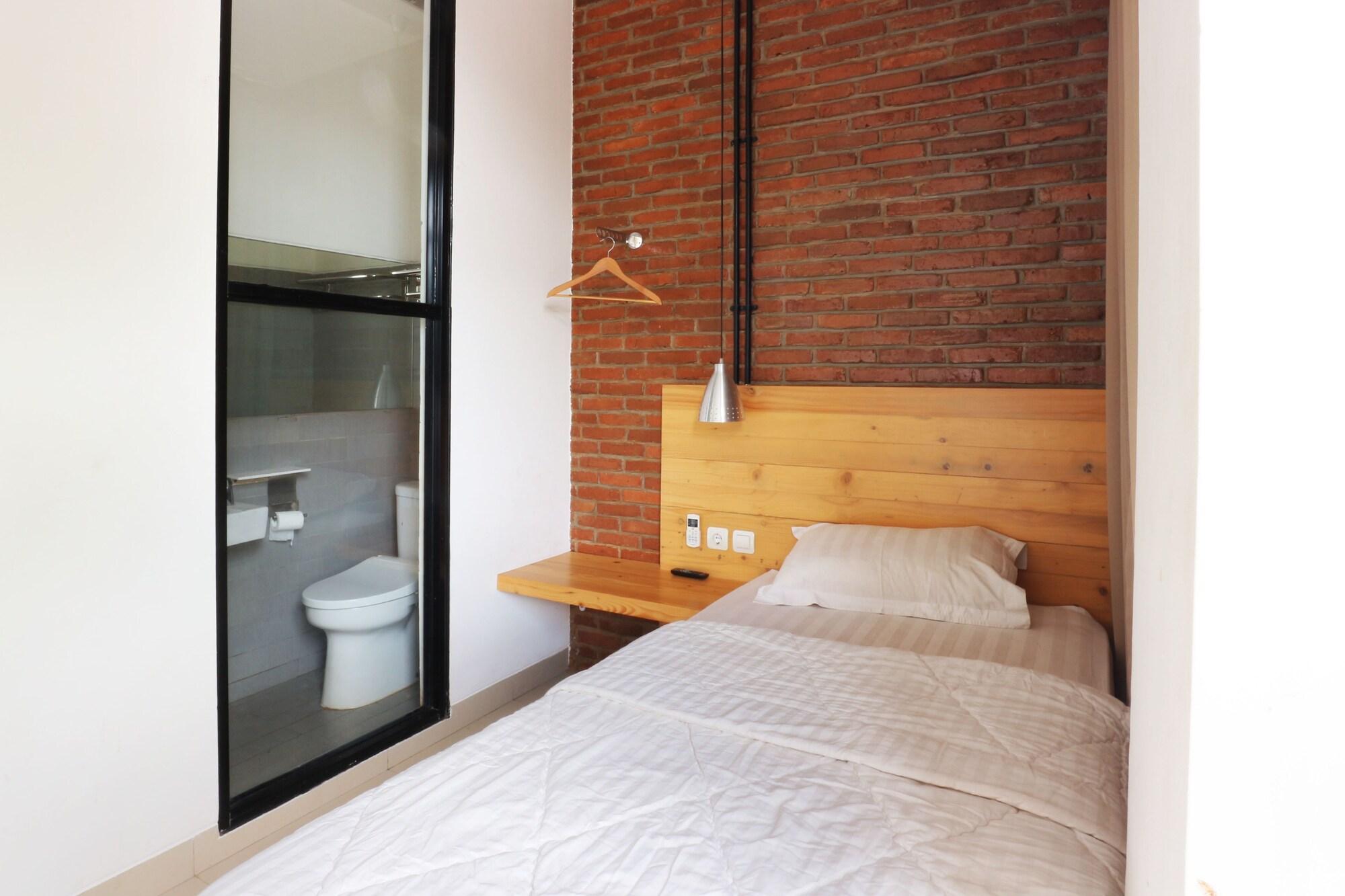 Urbana Homes 6/50