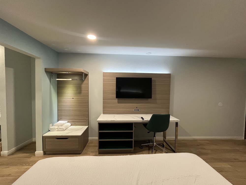 Travelodge by Wyndham Fairplex Pomona 35/57