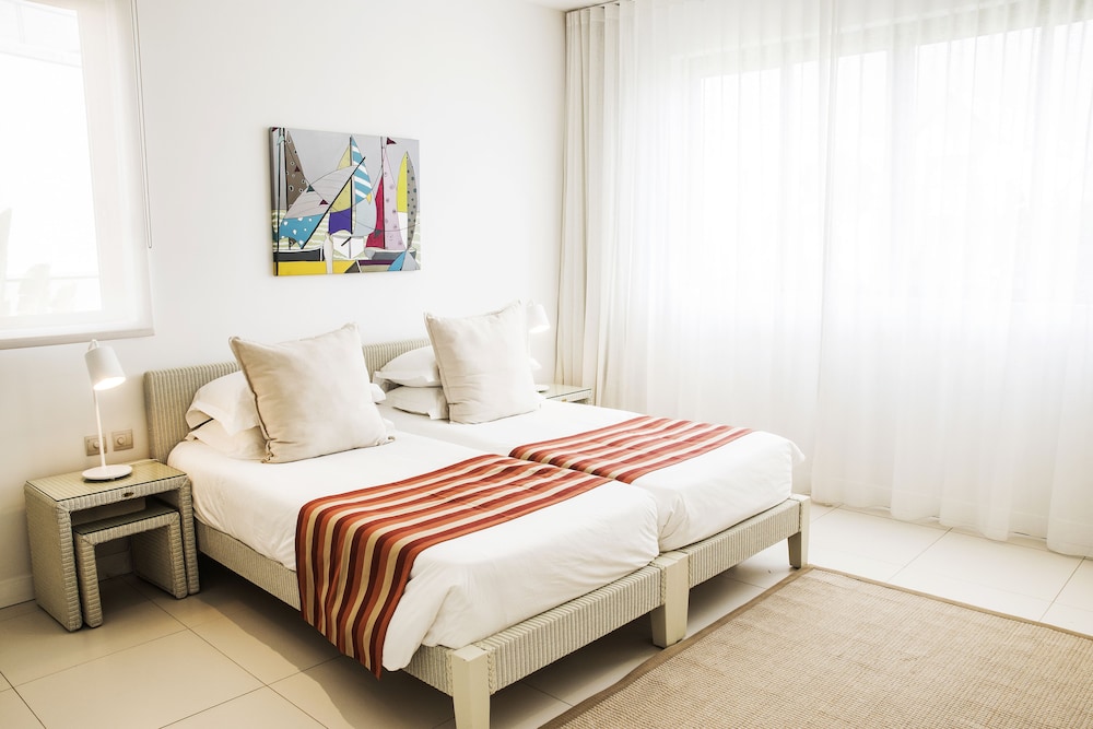 West Island by Horizon Holidays 15/76