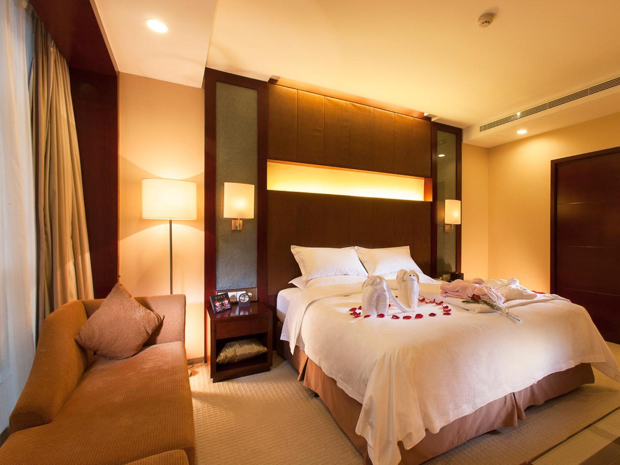 Deluxe, Suite
