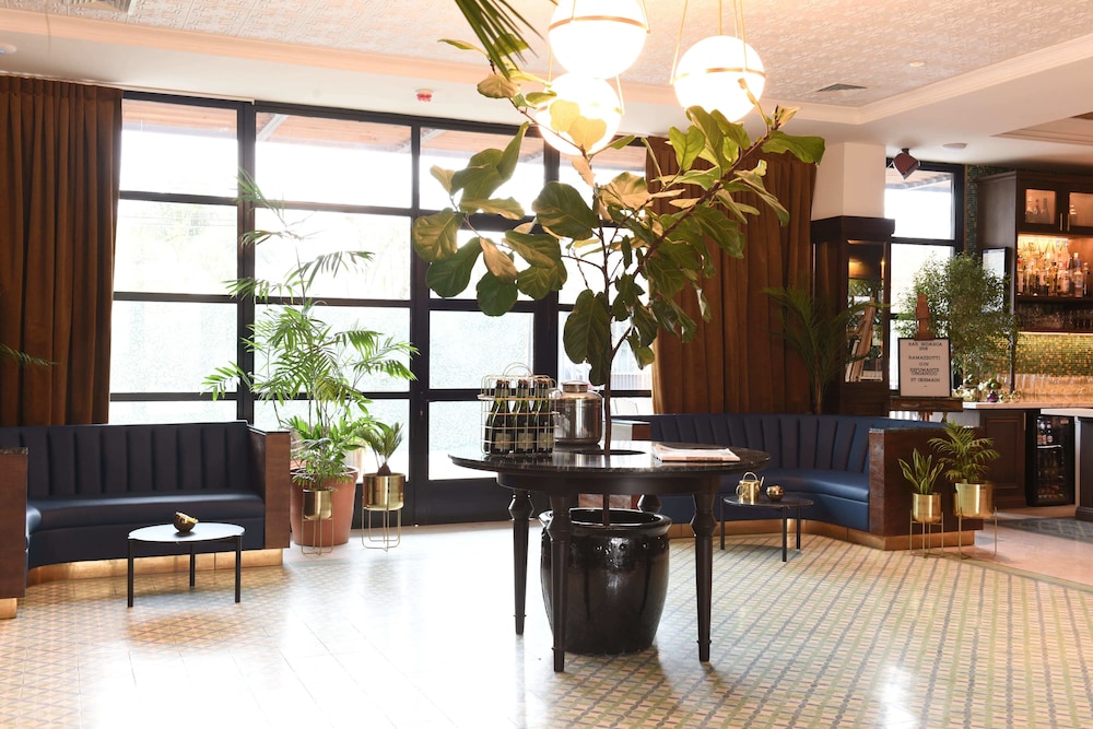 restaurant-cafeteria
