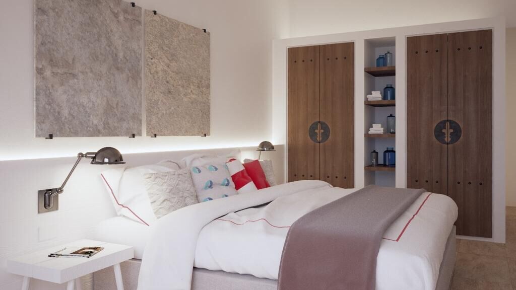 DELUXE, DOUBLE BED, PARTIAL SEA VIEW