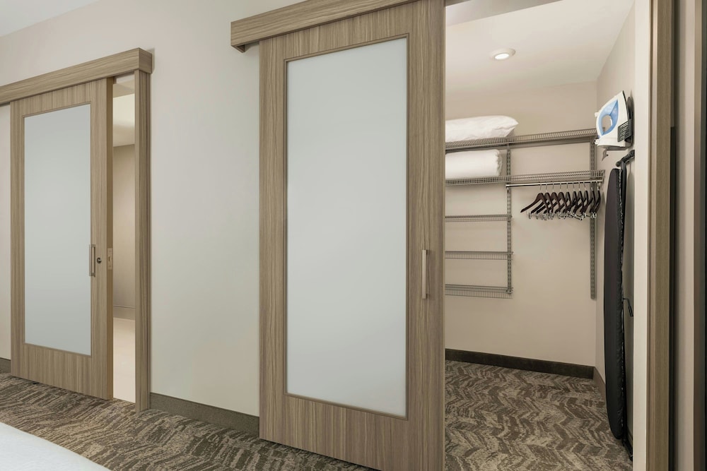SpringHill Suites Fargo 14/42