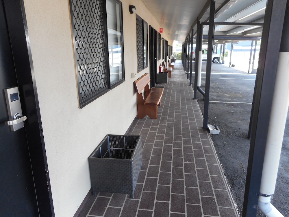 INJUNE MOTOR INN 21/34