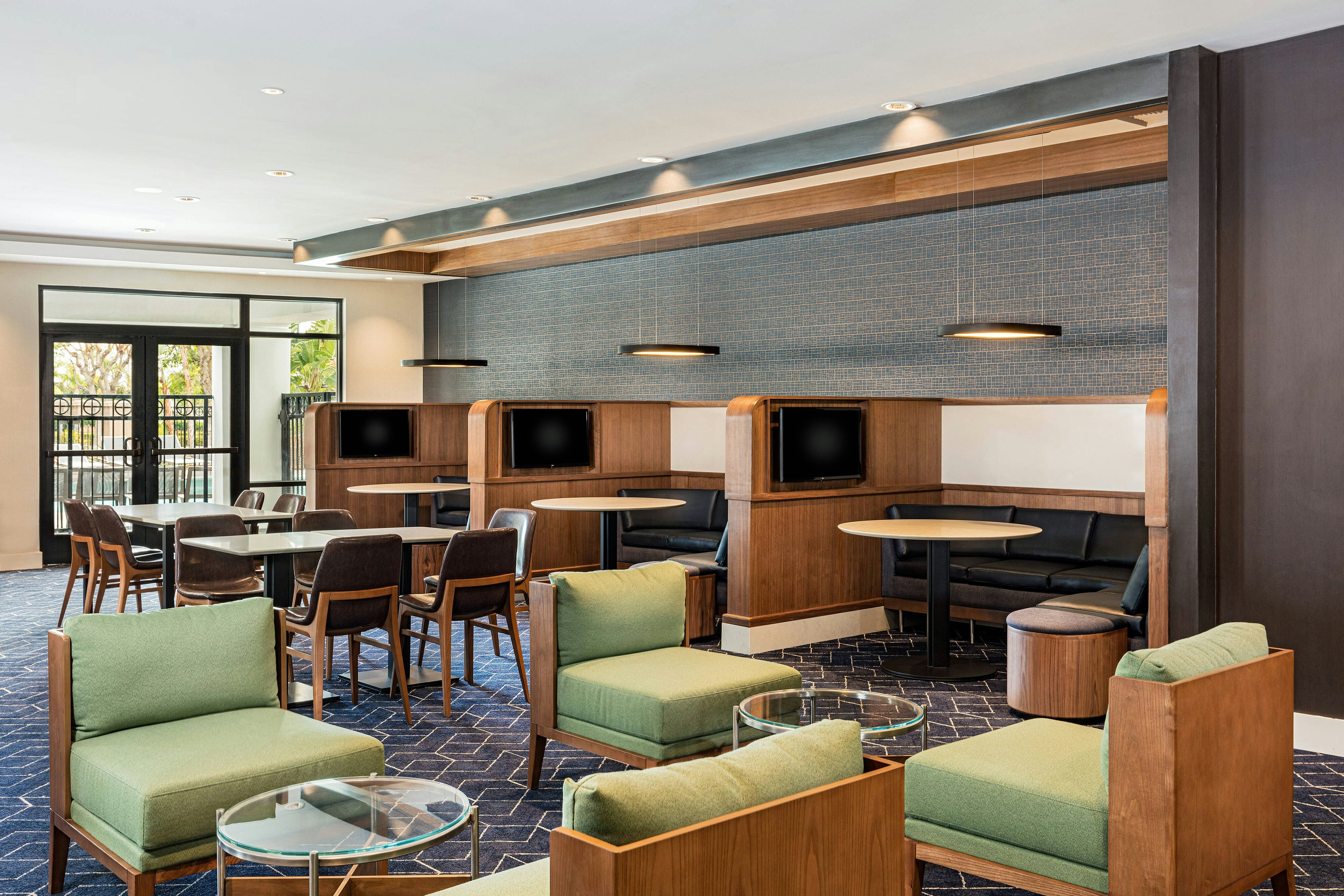 Courtyard By Marriott Anaheim Resort Convention Center 12/17