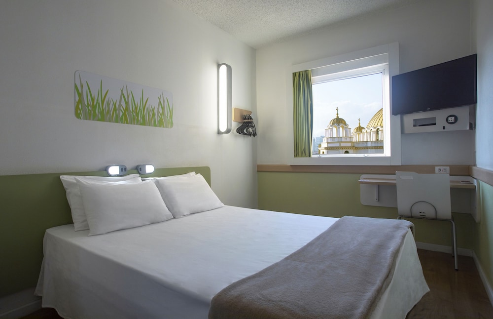 Standard, Double Bed