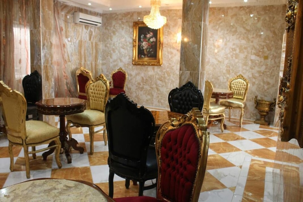Grand Emperor Hotel 30/40