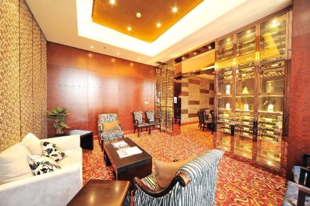 S N Hotel Dalian 20/25