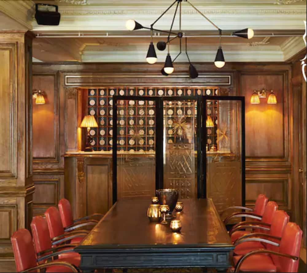 The Marlton Hotel 30/31