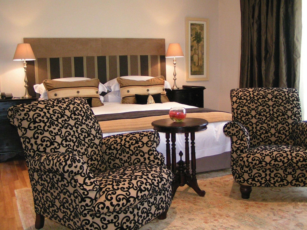 The Devon Valley Hotel 38/50