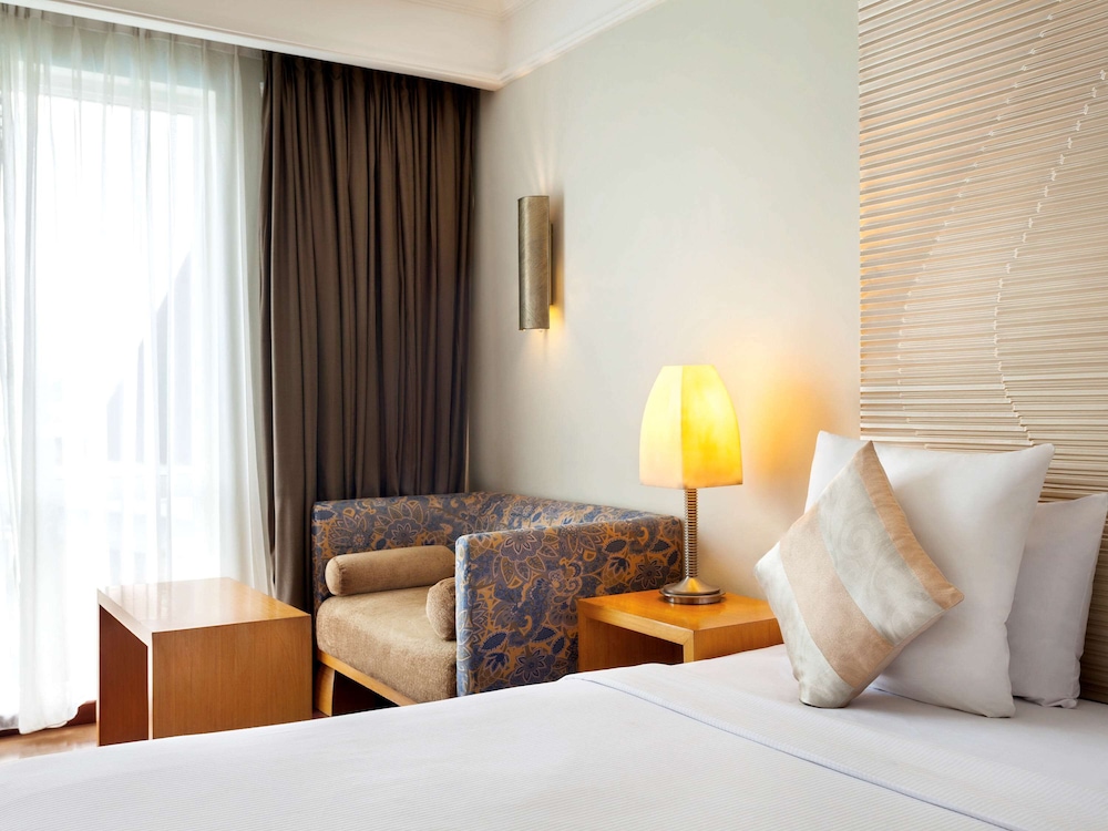 NOVOTEL SEMARANG 43/76