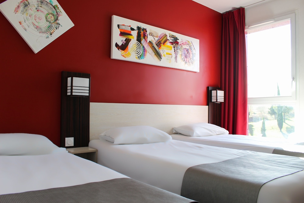 Hotel The Originals Carcassonne 17/50