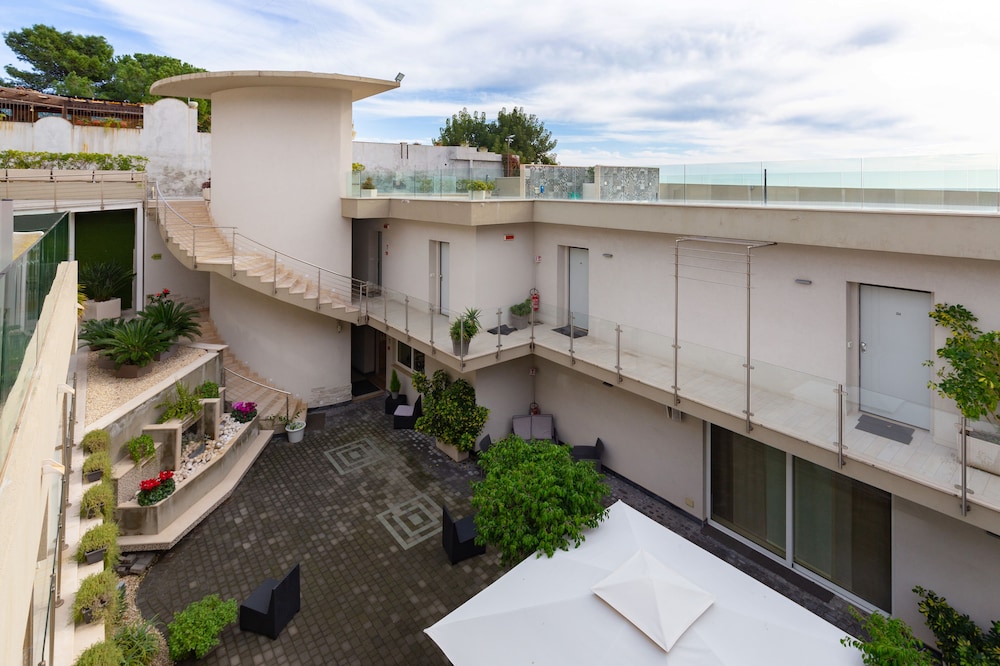 Zeus Residence Hotel 3/50