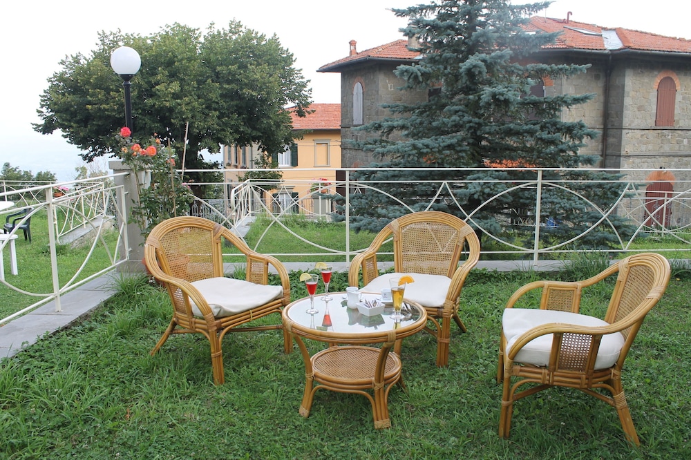 Croce Di Savoia Hotel 28/35