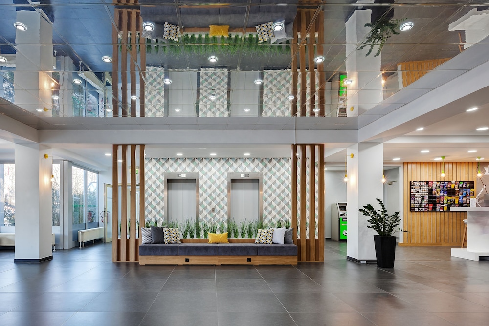 Lobby at City Hotel Berlin East, BERLIN