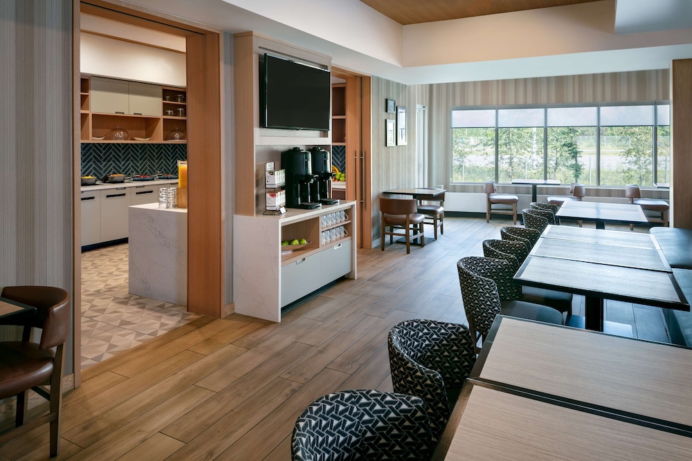 Hyatt Place Fairbanks 34/55