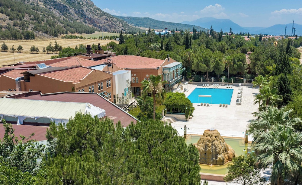 Polat Thermal Hotel 63/66