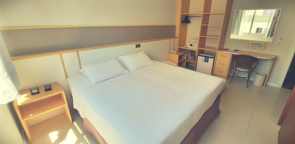 Miramar Hotel 22/70