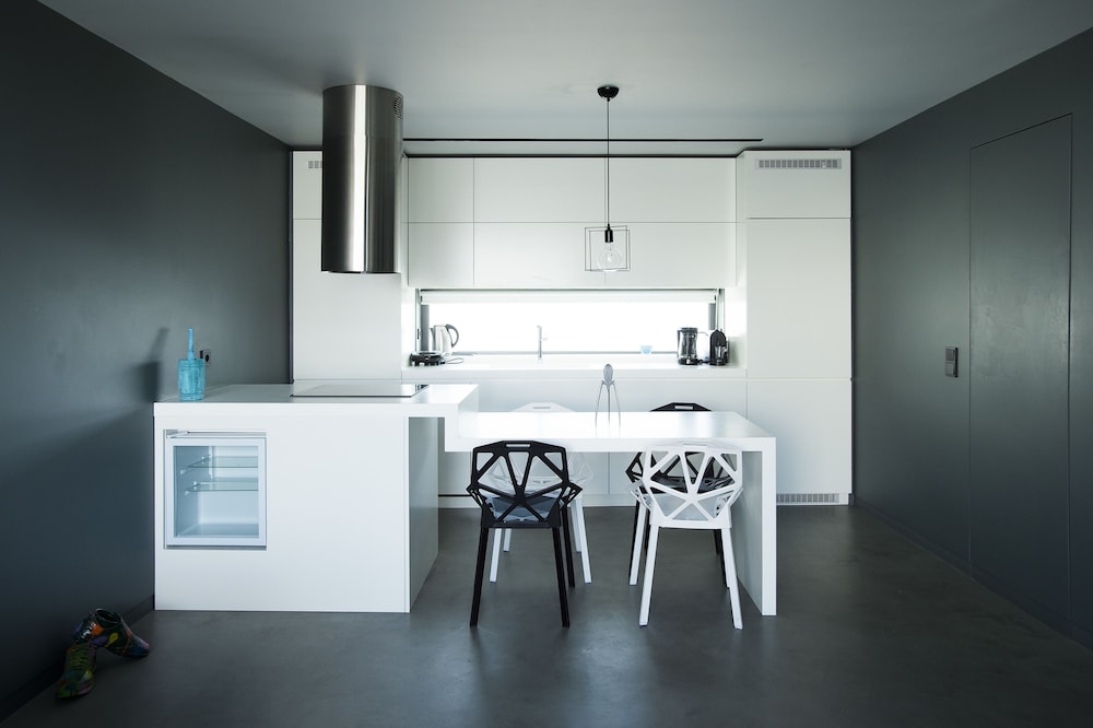Athina Art Apartments 6/43