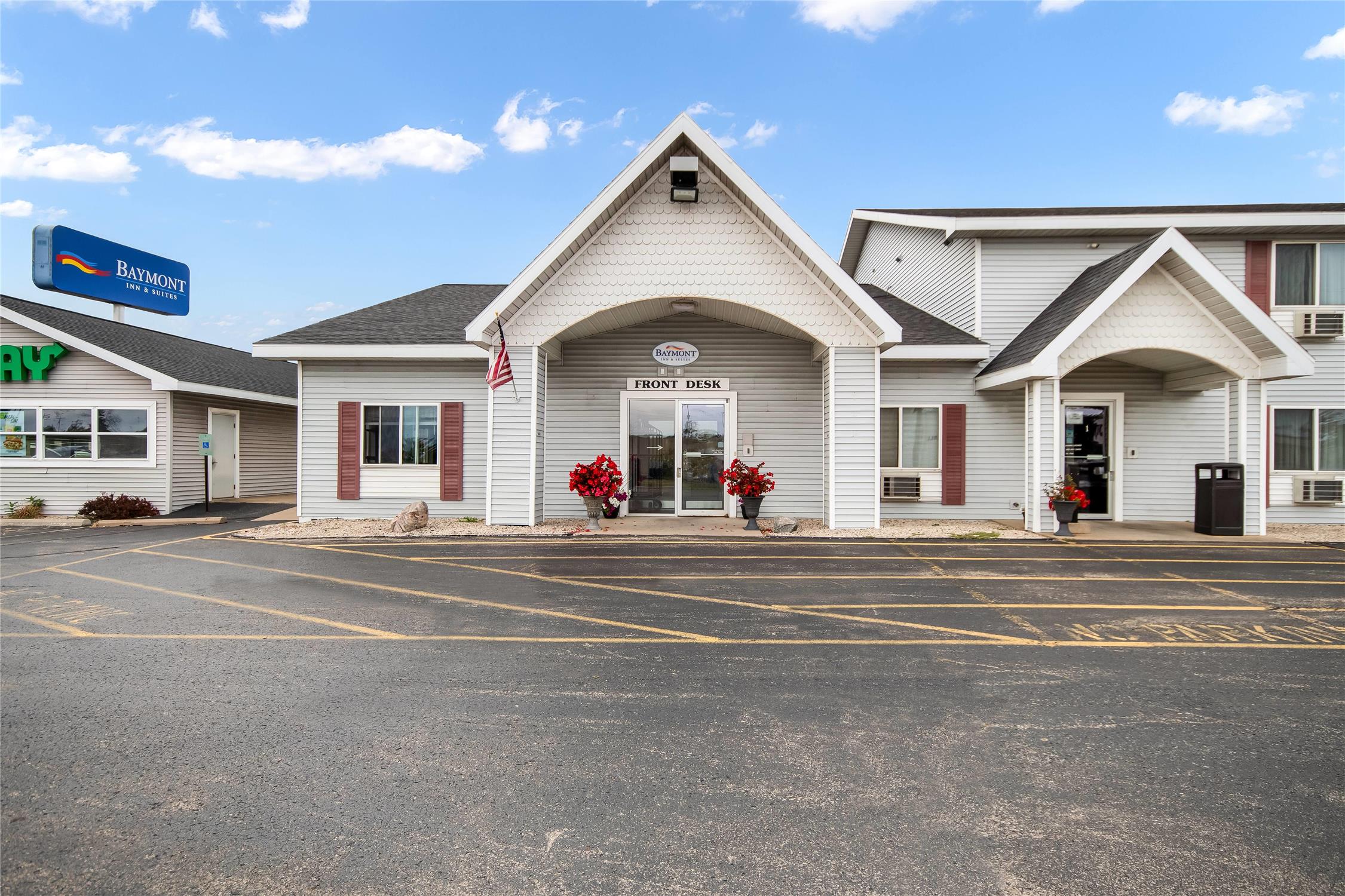 Baymont By Wyndham Marinette 14/18