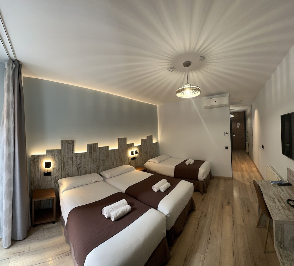 Hostal Anton Martin 42/61