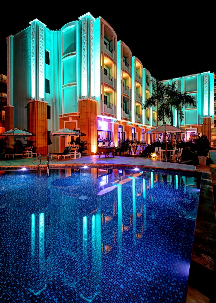 Wave Hotel 22/50
