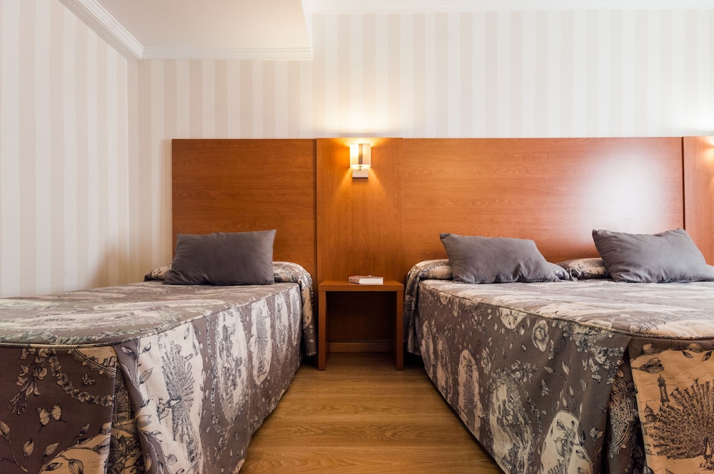 Ramblas Hotel 11/75