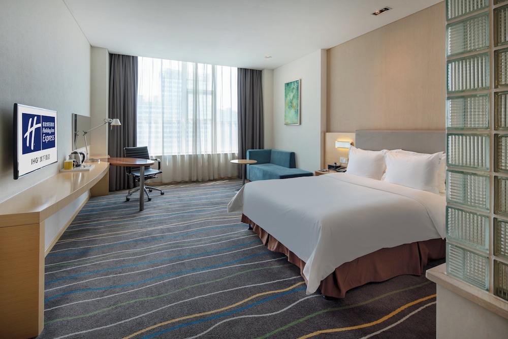 Holiday Inn Express Luoyang City Center 28/72
