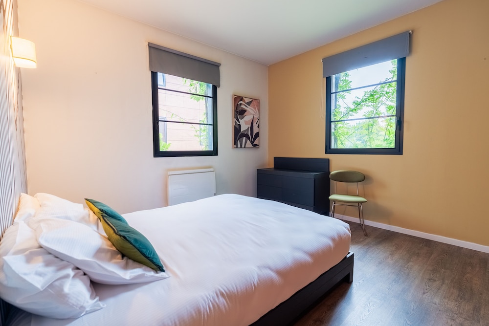 2 BEDROOMS, FAMILY, APARTMENT