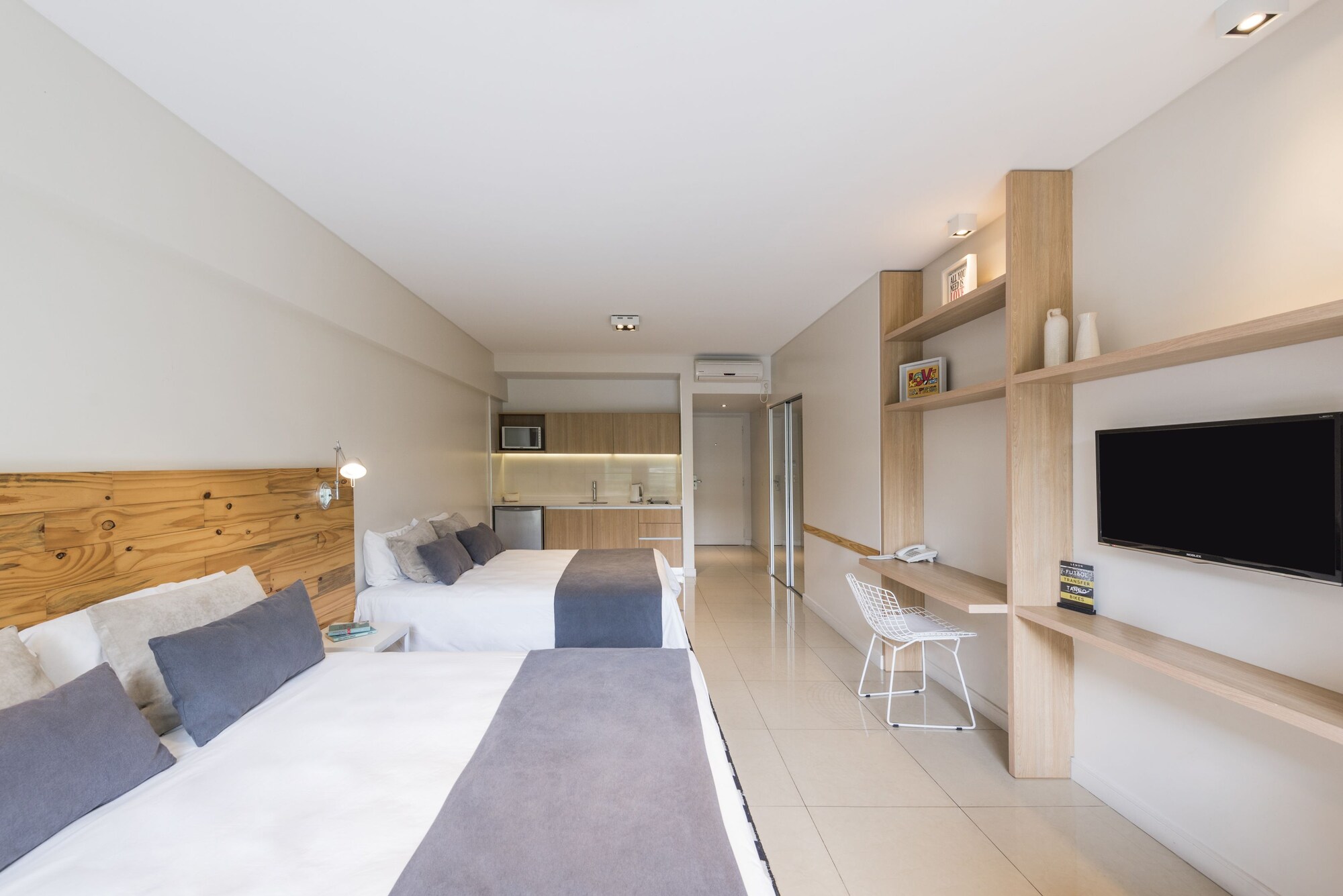 Studio, 2 Queen Beds