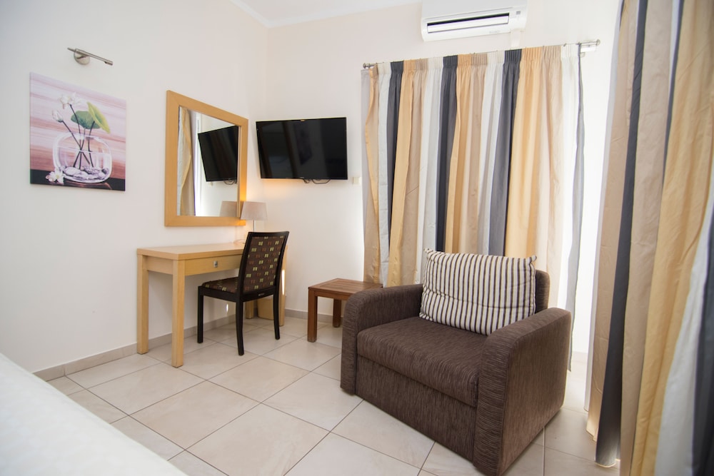 SAN NECTARIOS HOTEL 28/50