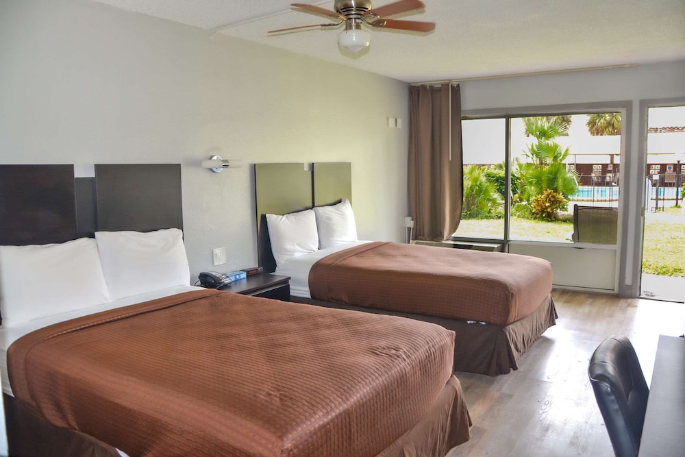 Rodeway Inn Sun City Center 21/46