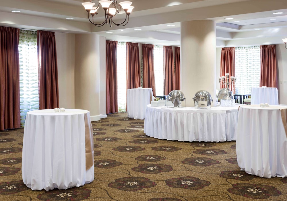Hilton Garden Inn Dallas-Lewisville 26/79