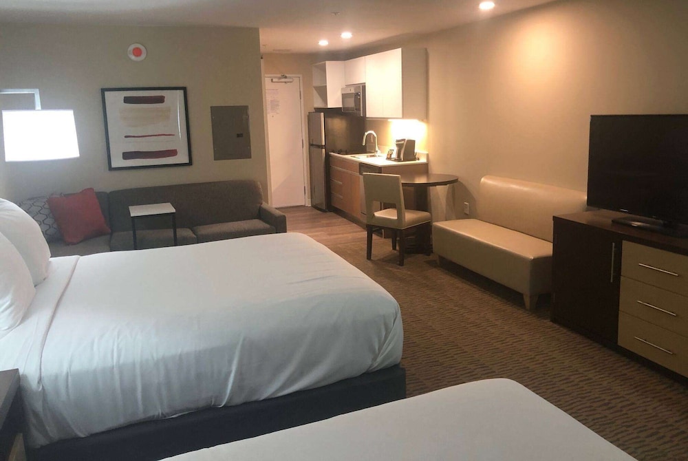 Hawthorn Suites by Wyndham Monahans 3/15