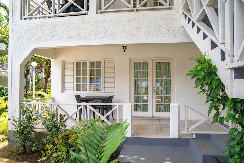 Merrils Beach Resort II in NEGRIL