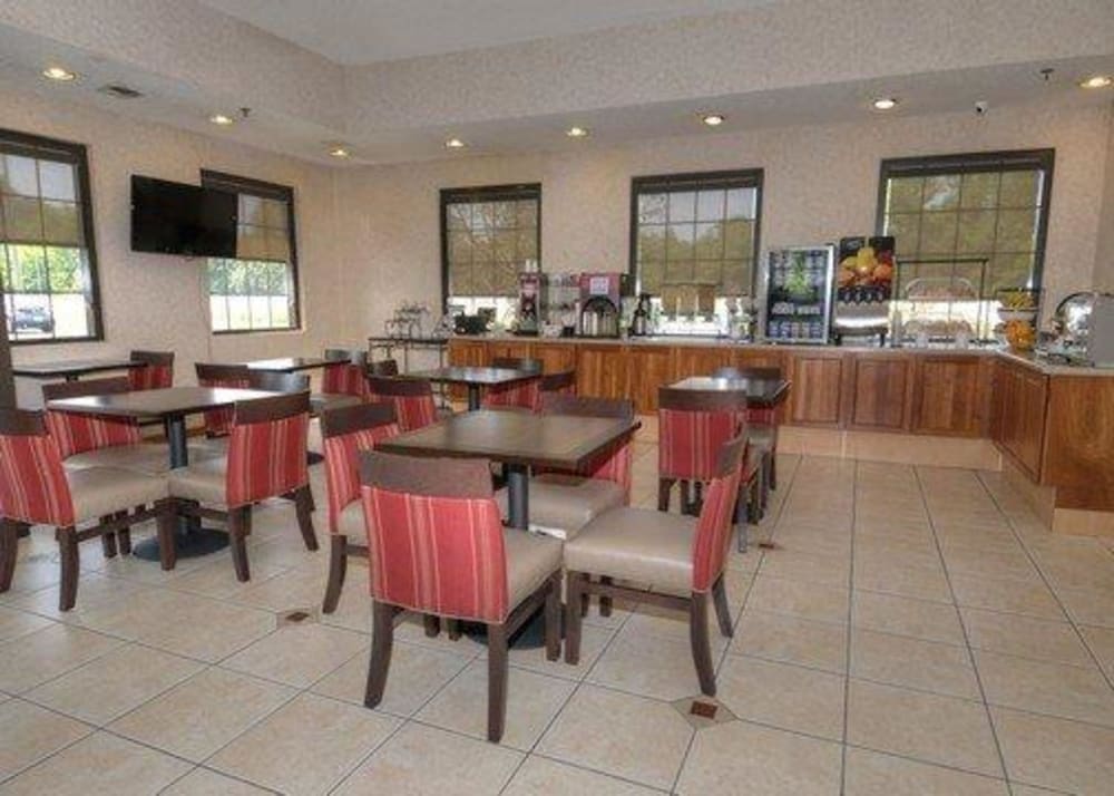 Comfort Inn Marion NC 26/31