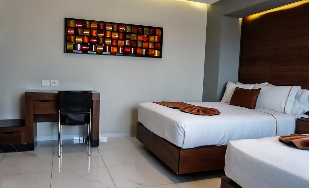 Hotel Dali Ejecutivo 39/86