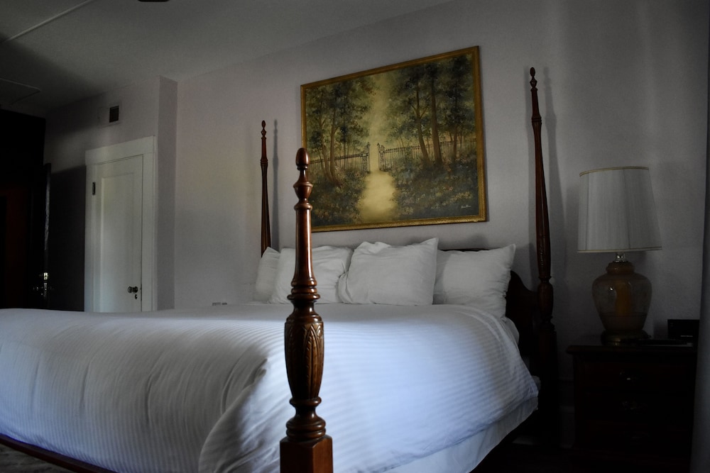 The DeLand Hotel 11/47