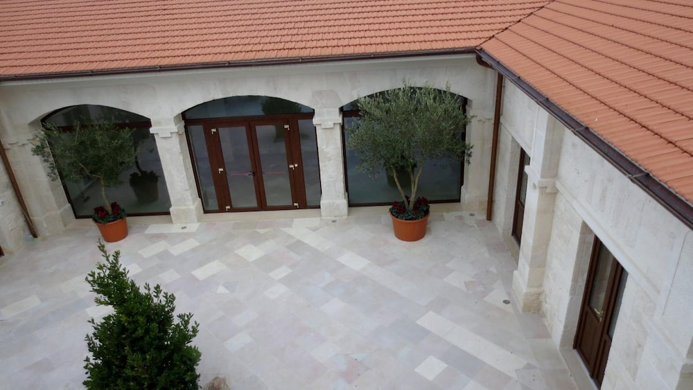 DOMUS ANTIQUA RESIDENCE 39/61