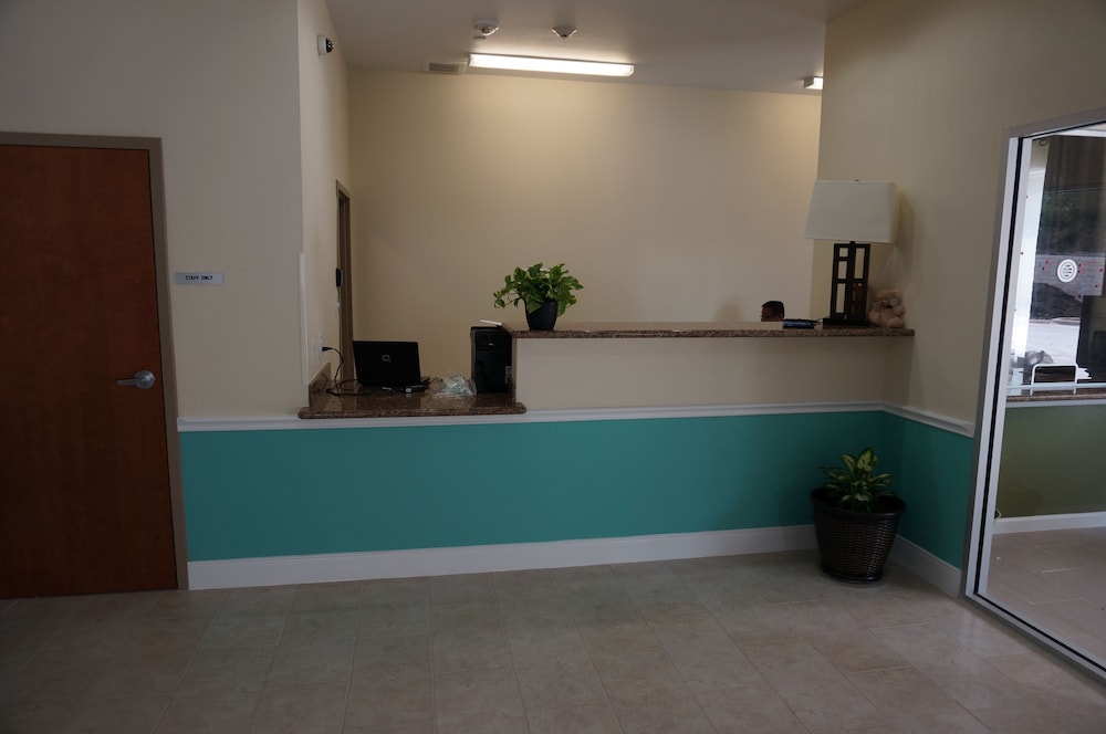 The Bungalows Hotel Event Center 6/61