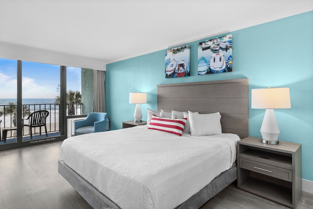 SCHOONER, DELUXE, CABANA, KING BED, OCEAN FRONT