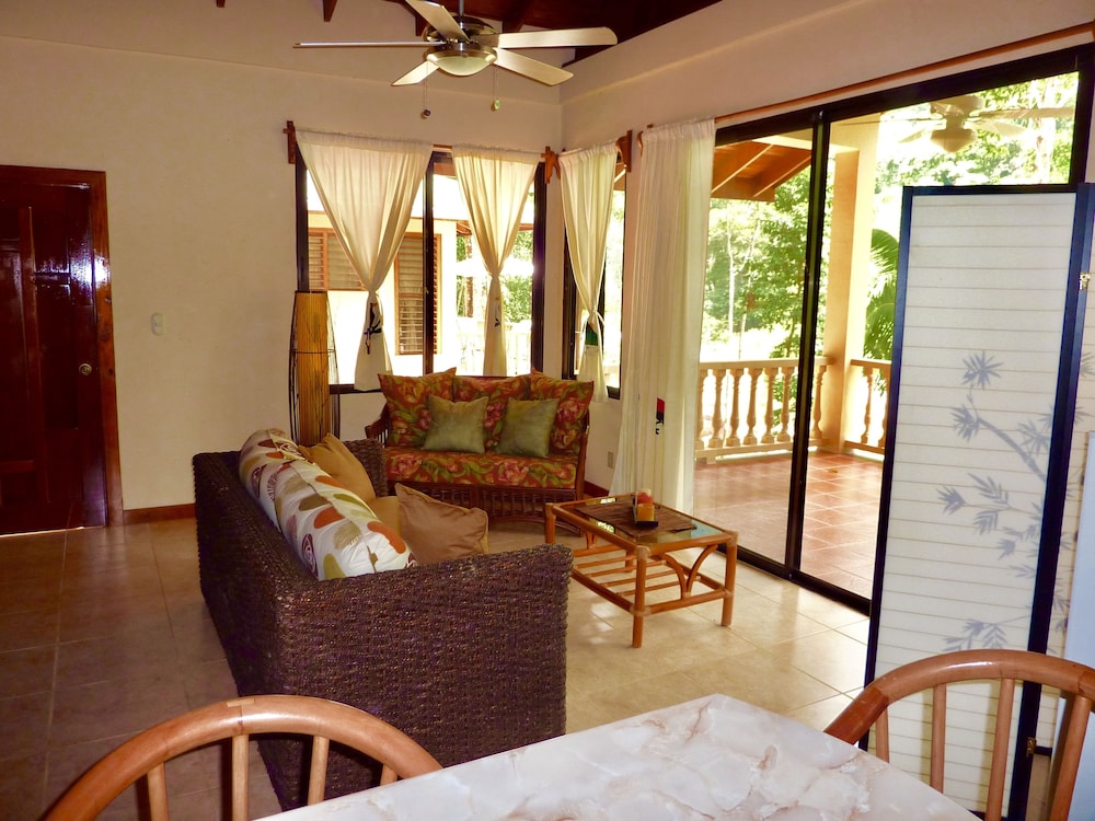 Villas Pico Bonito 34/66