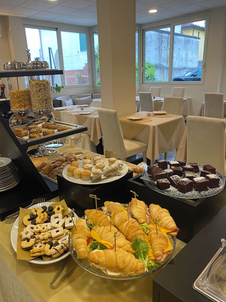 Hotel Monti 28/50