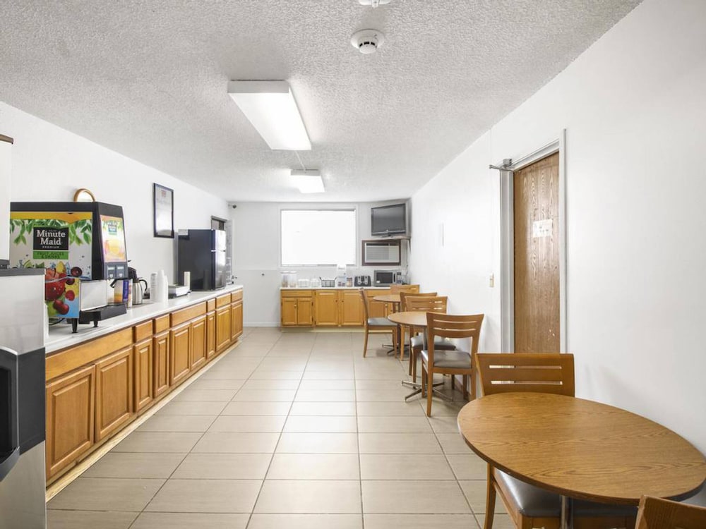 Econo Lodge Alliance 48/60