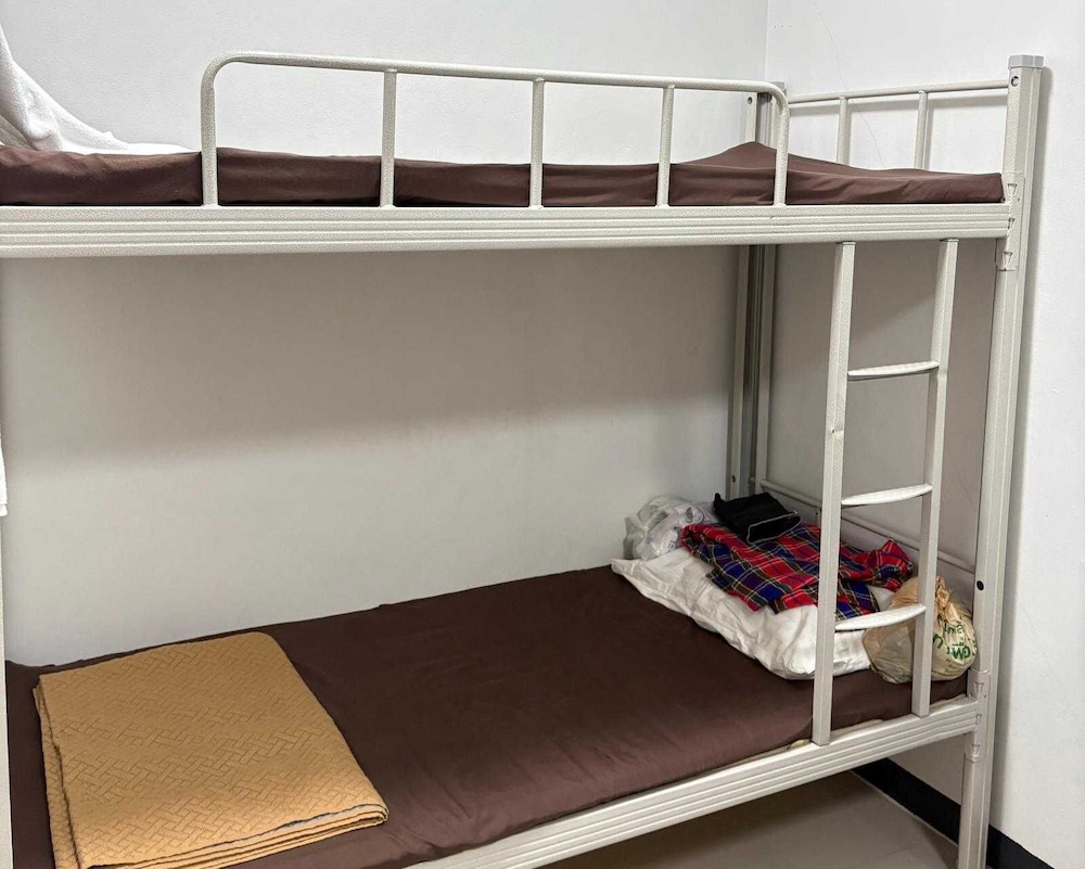 OYO 75577 Palace Hostel 24/32