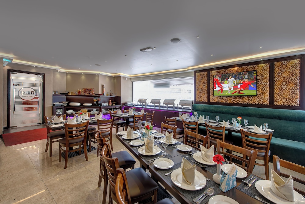 restaurant cafeteria