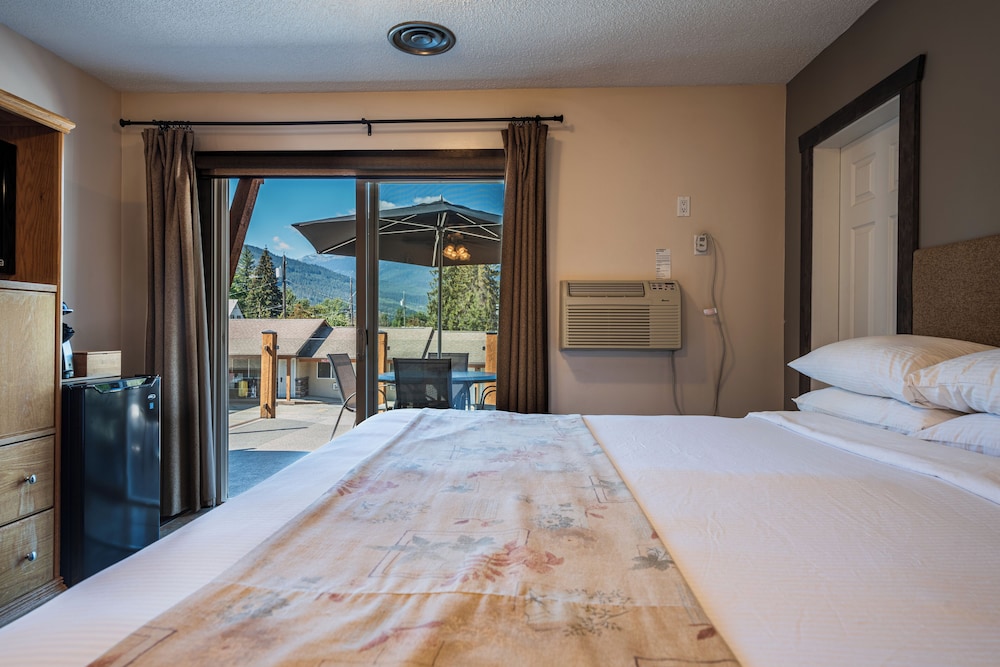 Deluxe, King Bed