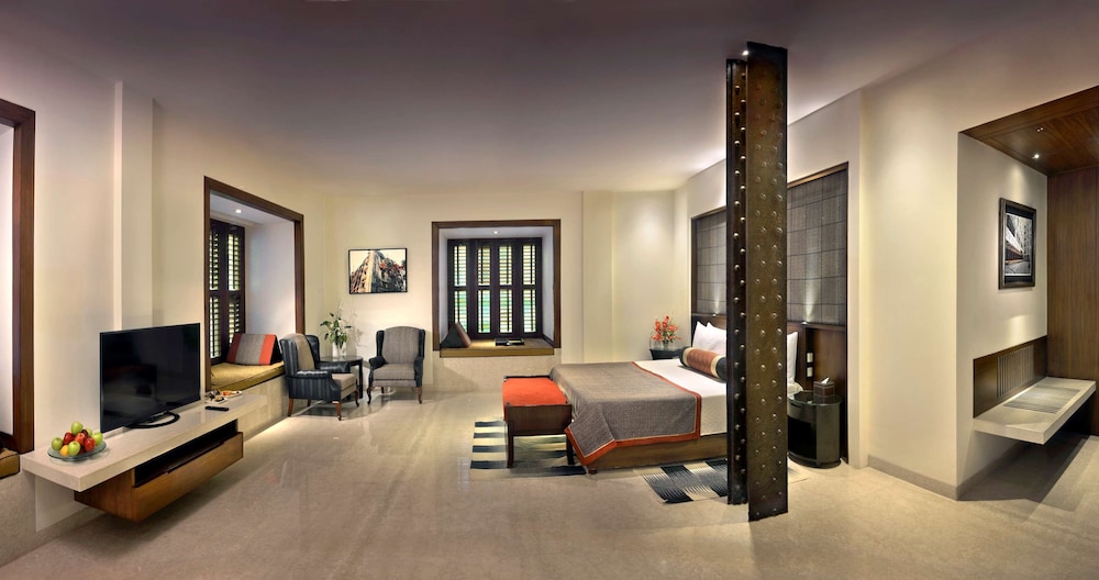 The Lalit Great Eastern Kolkata 23/65