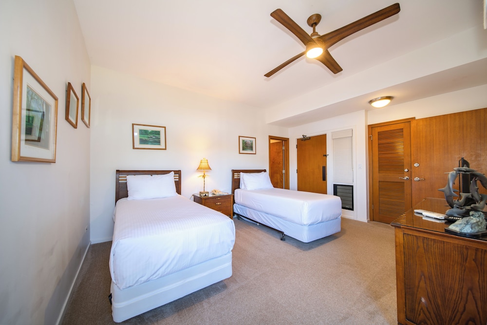 RIDGE, 2 BEDROOMS, GOLD, VILLA, FAIRWAY VIEW, 3 BATHROOMS