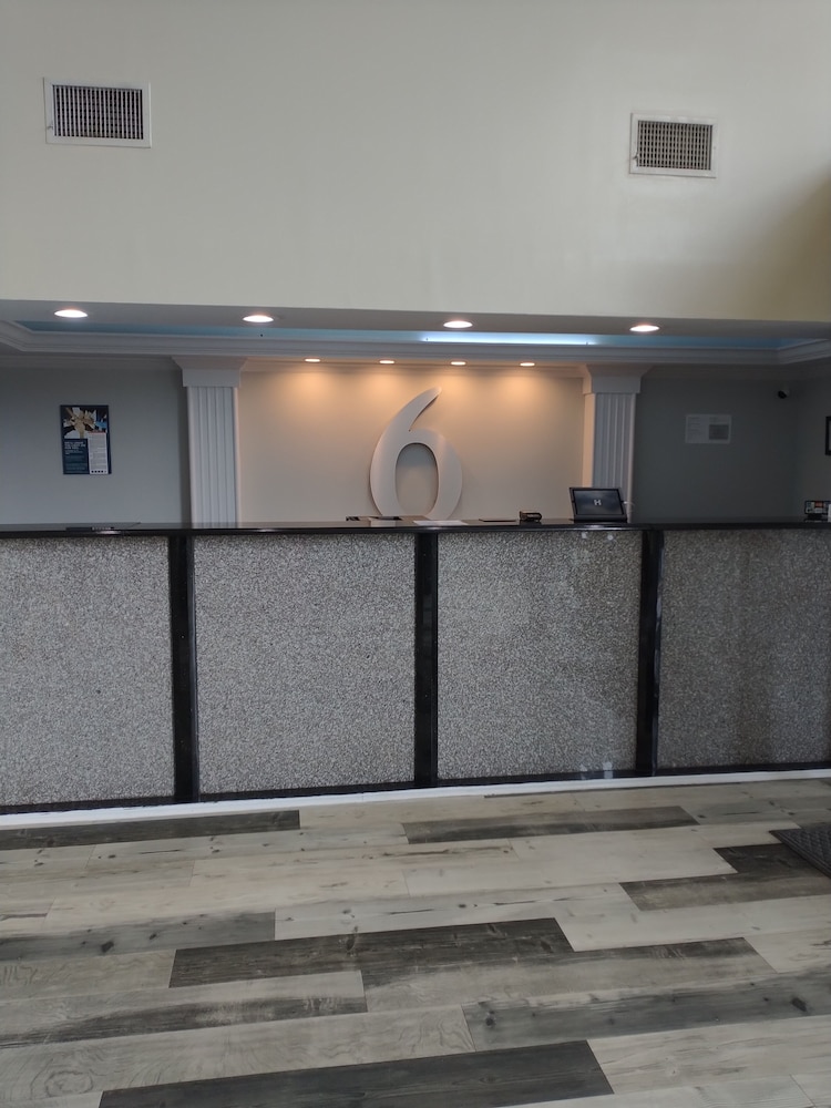Lobby at Motel6 Dawsonville, GA - North GA Premium Outlets, DAWSONVILLE - GA